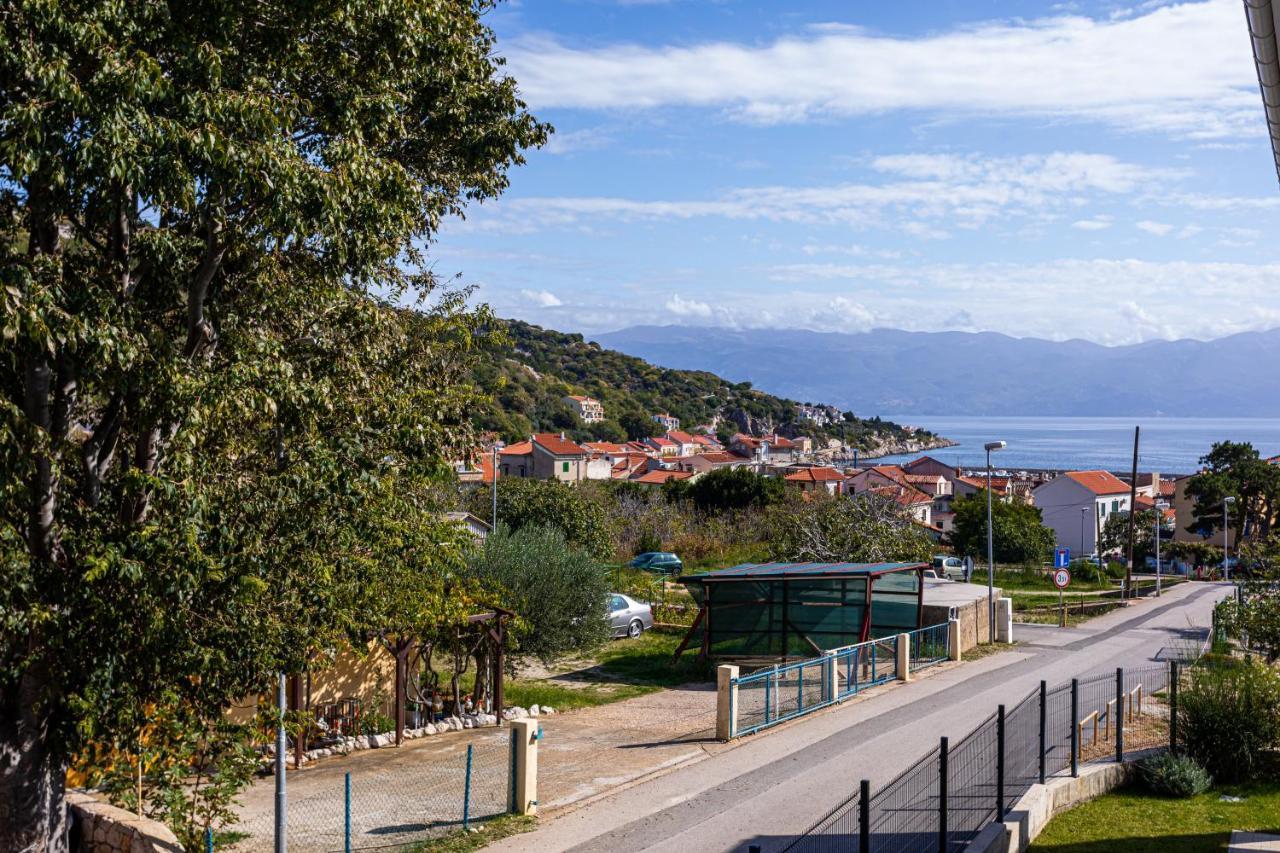 Apartments Crnekovic Tomislava 8A Baška Exterior foto